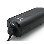 Foto ravvicinata del Bosch PowerMore 250 Range Extender con cavo collegato