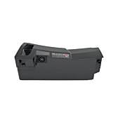 Vista laterale della batteria Kalkhoff Impulse 36V 17Ah da un angolo più alto. Il lato sinistro e la connessione con cui viene caricata la batteria sono chiaramente visibili.