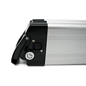 Primo piano del lato della Phylion XH370-12J Silverfish 37V 12Ah Compatible, con la maniglia e la porta di ricarica chiaramente visibili.