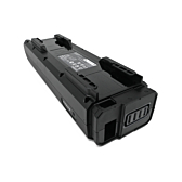 Vista a tre quarti della batteria per bicicletta Shimano Steps BT-E6000 capovolta. Il collegamento alla bicicletta e l'etichetta sulla parte inferiore della batteria sono leggibili.