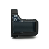Vista frontale del Shimano Steps SC-E8000 con il display e il pulsante di accensione chiaramente visibili.

