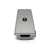 Vista frontale della batteria per bicicletta compatibile Sparta E-500 36V 13Ah prodotta da EYXON. Il collegamento alla bicicletta è visibile.