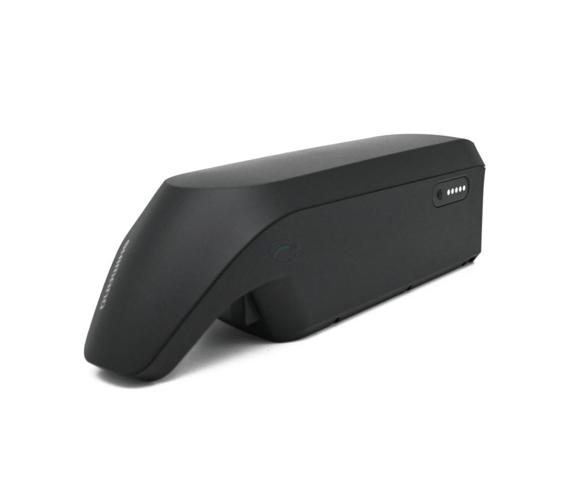 foto del Shimano BT-E6010 36V 11.6Ah dal lato dove si può vedere la parte anteriore e l'indicatore della percentuale della batteria