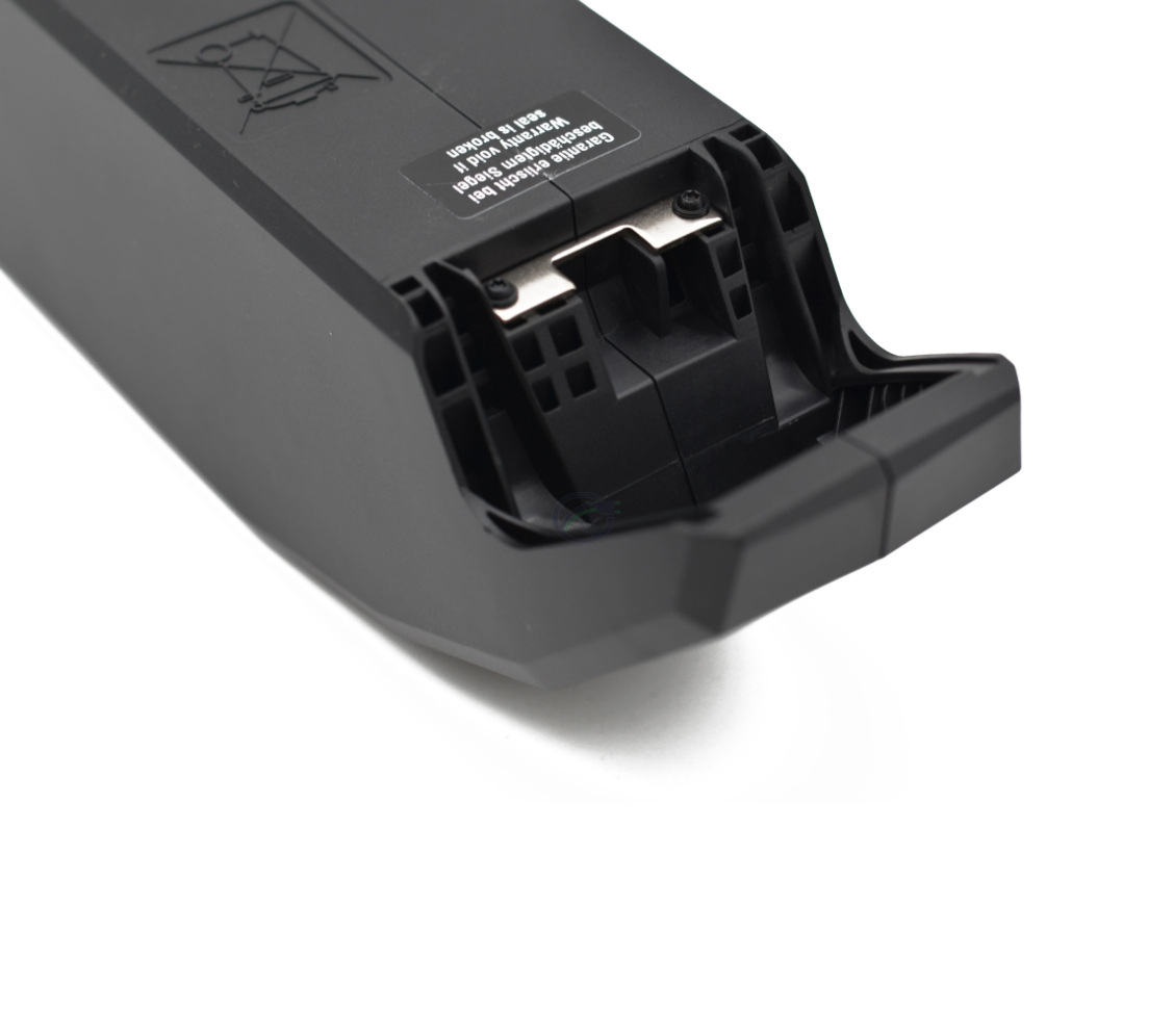 Foto in primo piano della maniglia della batteria per bici Bosch Powerpack 540 Performance/Active telaio E-Bike Vision.