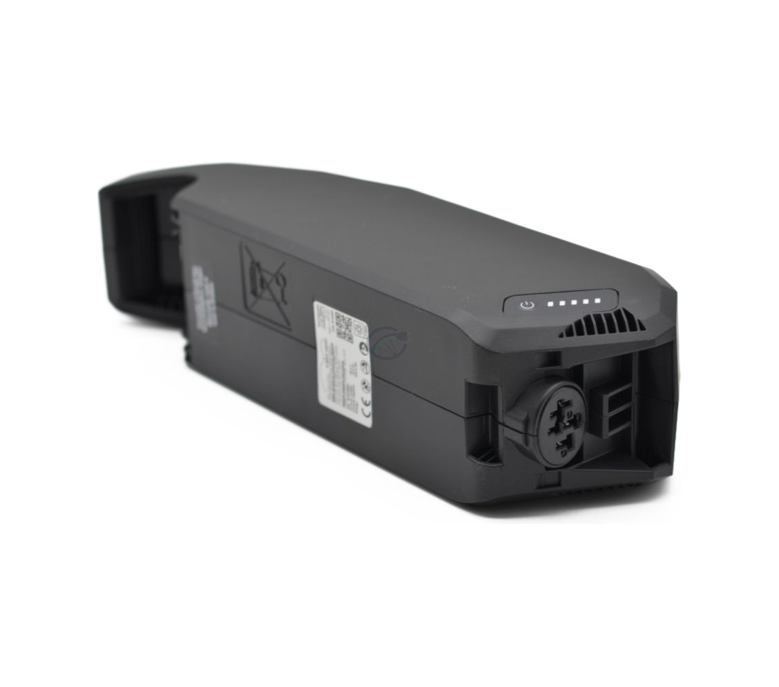 Vista a tre quarti della batteria per bici Bosch Powerpack 540 Performance/Active telaio E-Bike Vision. La batteria è sul suo lato, rendendo visibile la parte inferiore.
