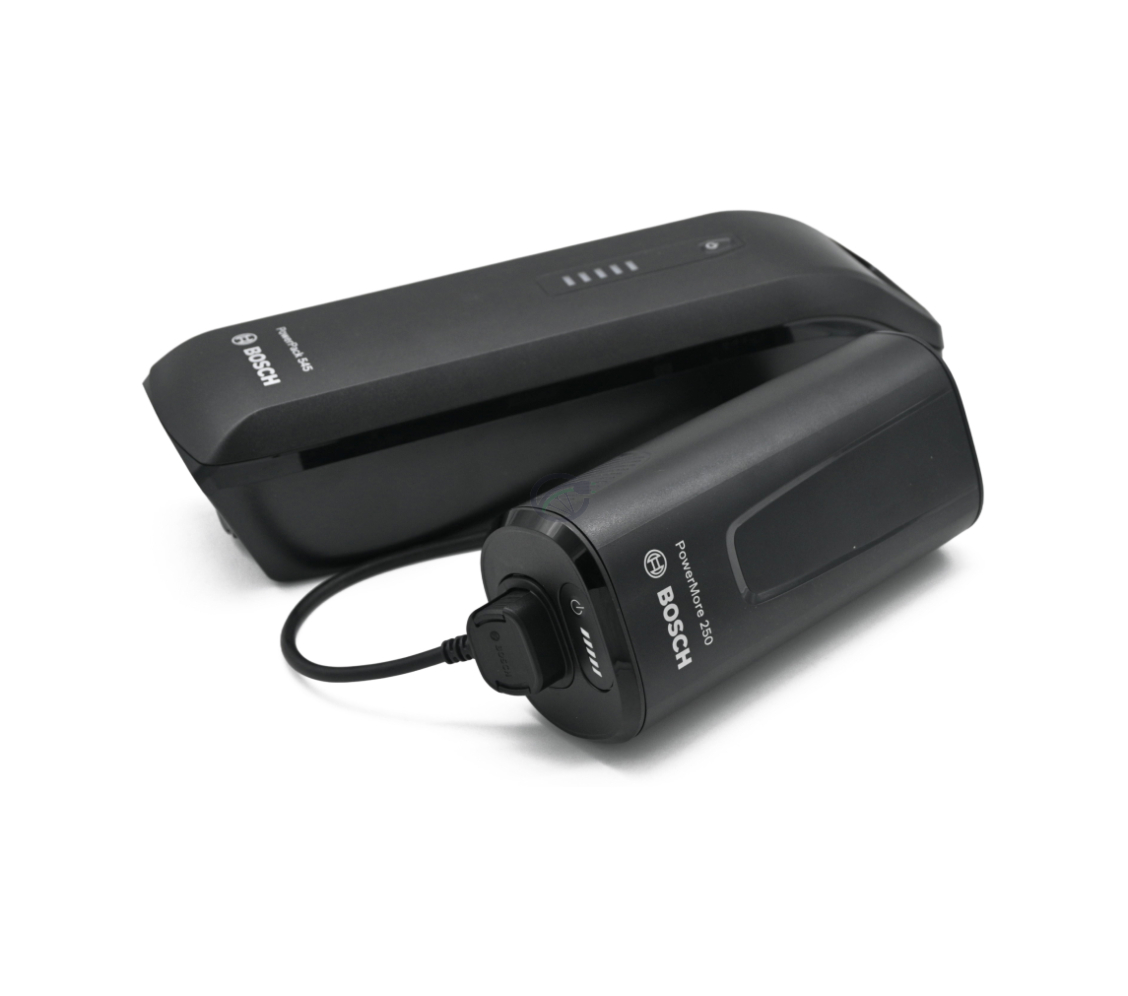 Bosch Powerpack 545 Smart con Bosch PowerMore 250 Range Extender e cavo da 300 mm collegato al Range Extender