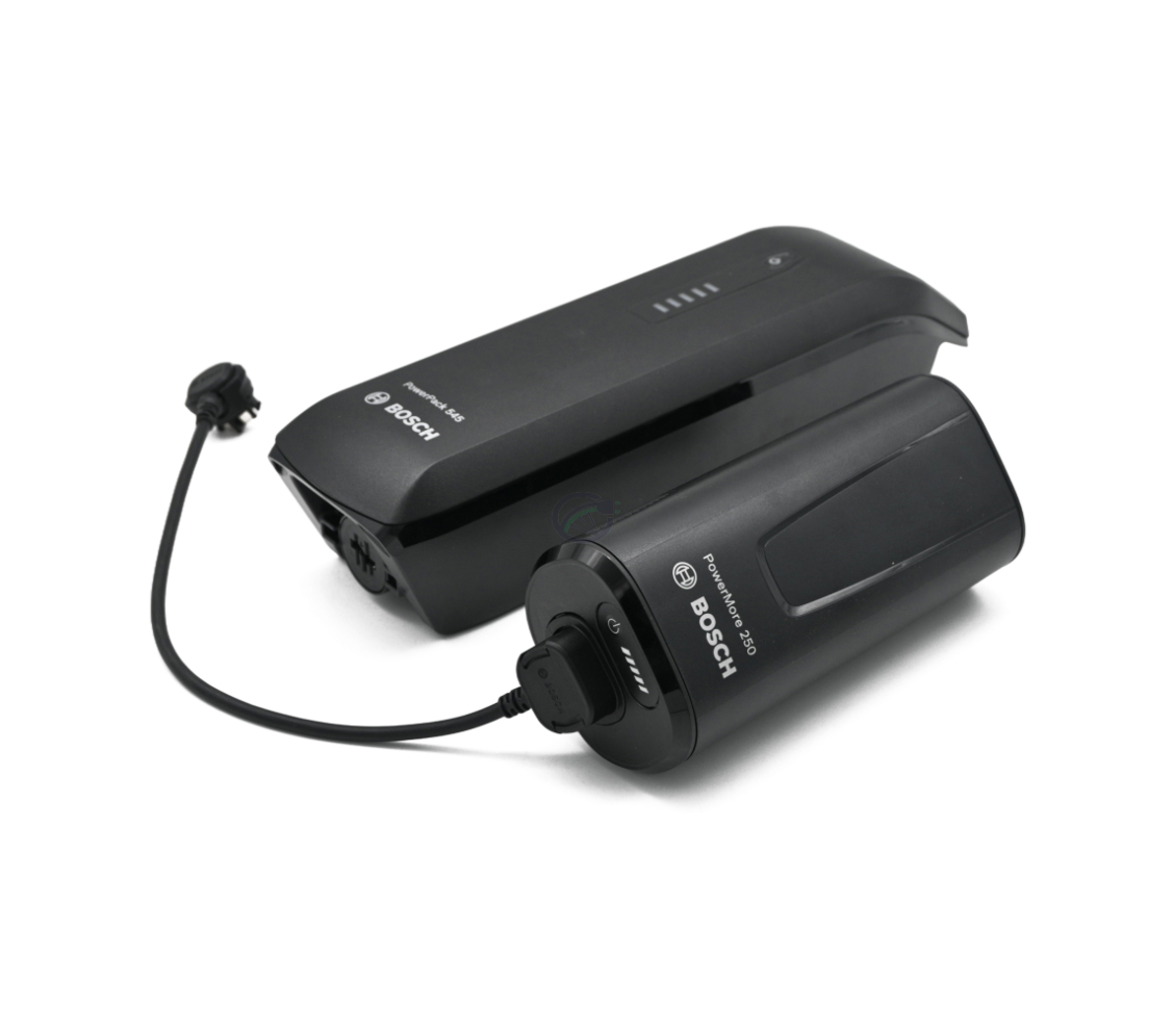 Bosch Powerpack 545 Smart con Bosch PowerMore 250 Range Extender e cavo collegato da 300 mm