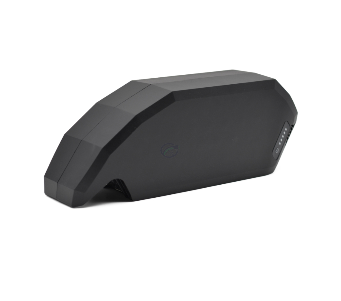 Vista a tre quarti della batteria per bici Bosch Powerpack 700 Active/Performance telaio E-Bike Vision. L'intera batteria è chiaramente visibile.