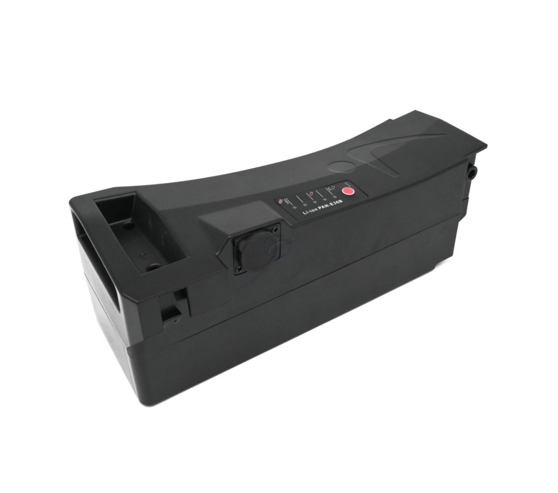 Batteria compatibile Impulse 36V 14.5Ah prodotta da EYXON vista da un angolo obliquo. La maniglia, la parte superiore e il lato della batteria sono visibili.