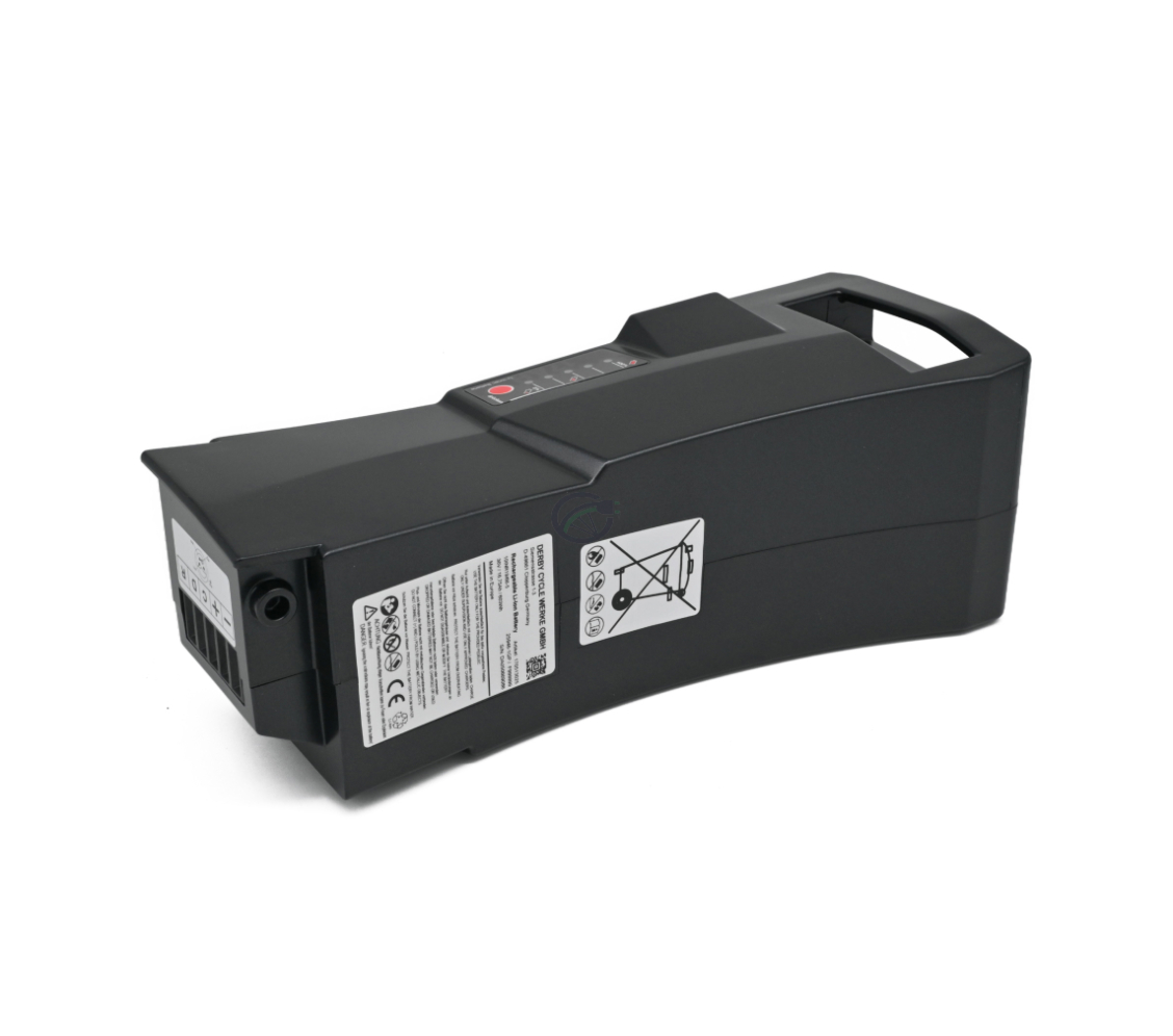 Vista a tre quarti della batteria Kalkhoff Impulse 36V 17Ah, dal lato destro. La parte superiore e il lato destro sono chiaramente visibili.