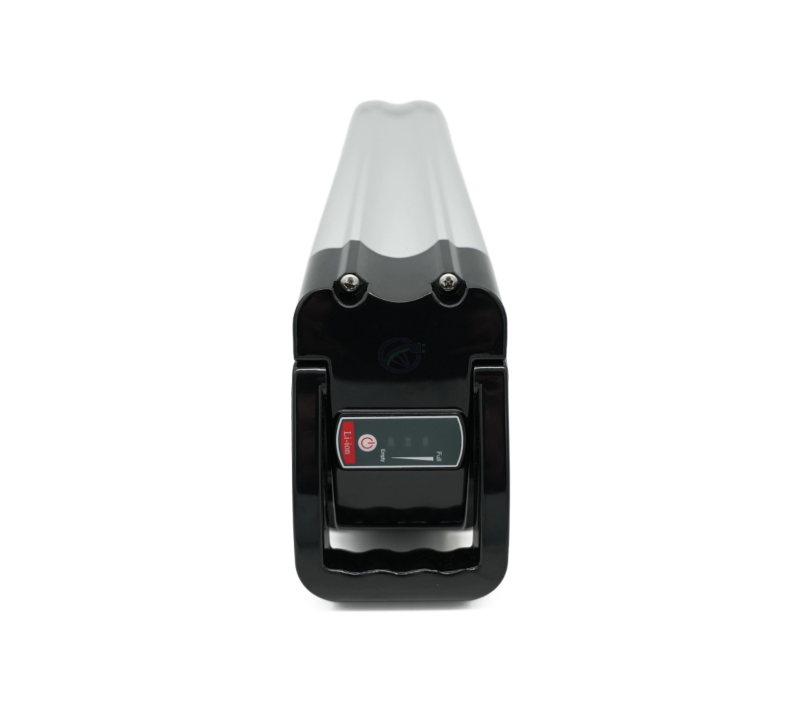 Vista frontale della Phylion XH370-12J Silverfish 37V 12Ah Compatible, con l'indicatore LED ben visibile.