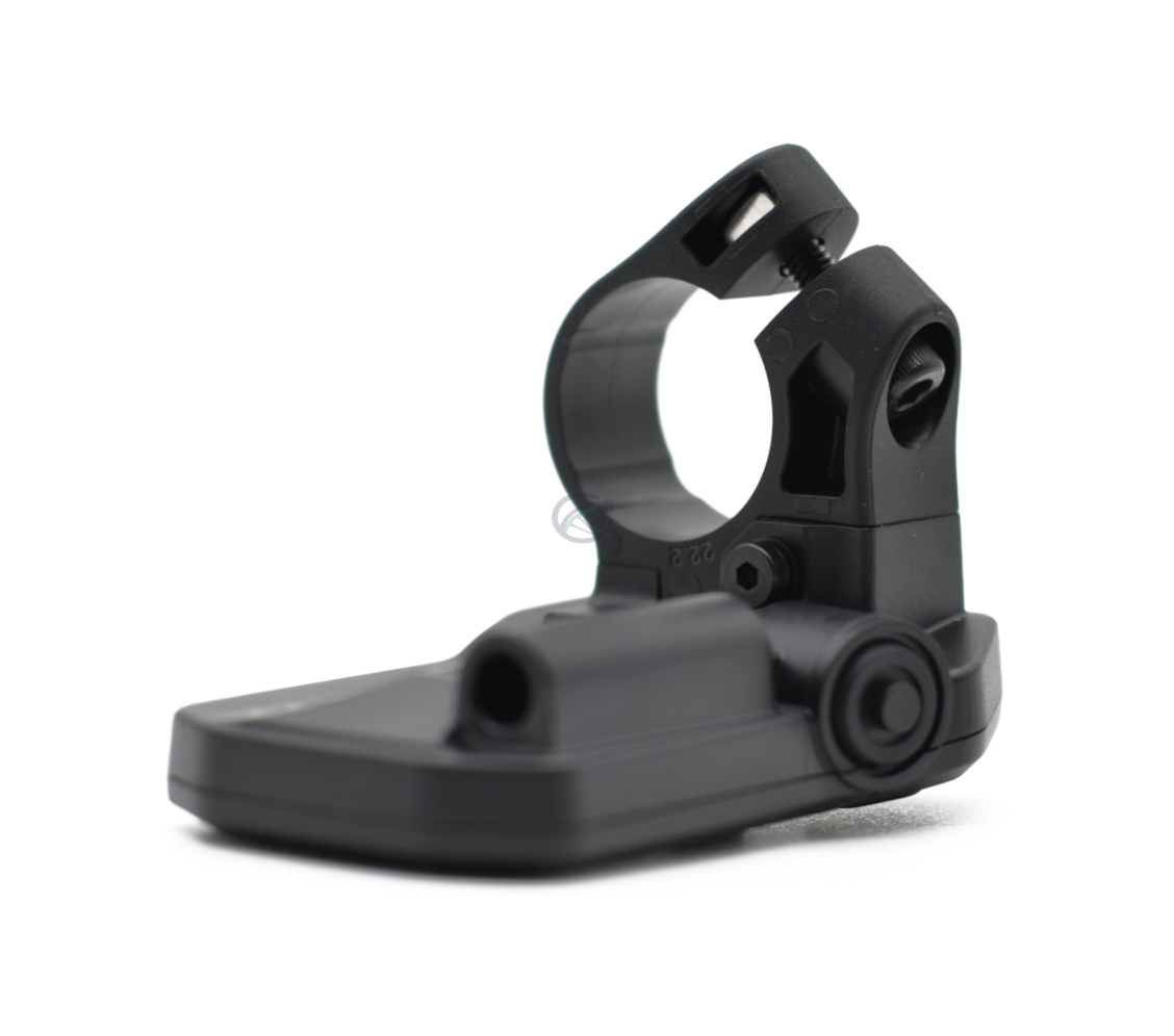 Sistema di fissaggio del ciclocomputer Shimano Steps display SC-E5000. Il display è leggermente capovolto.