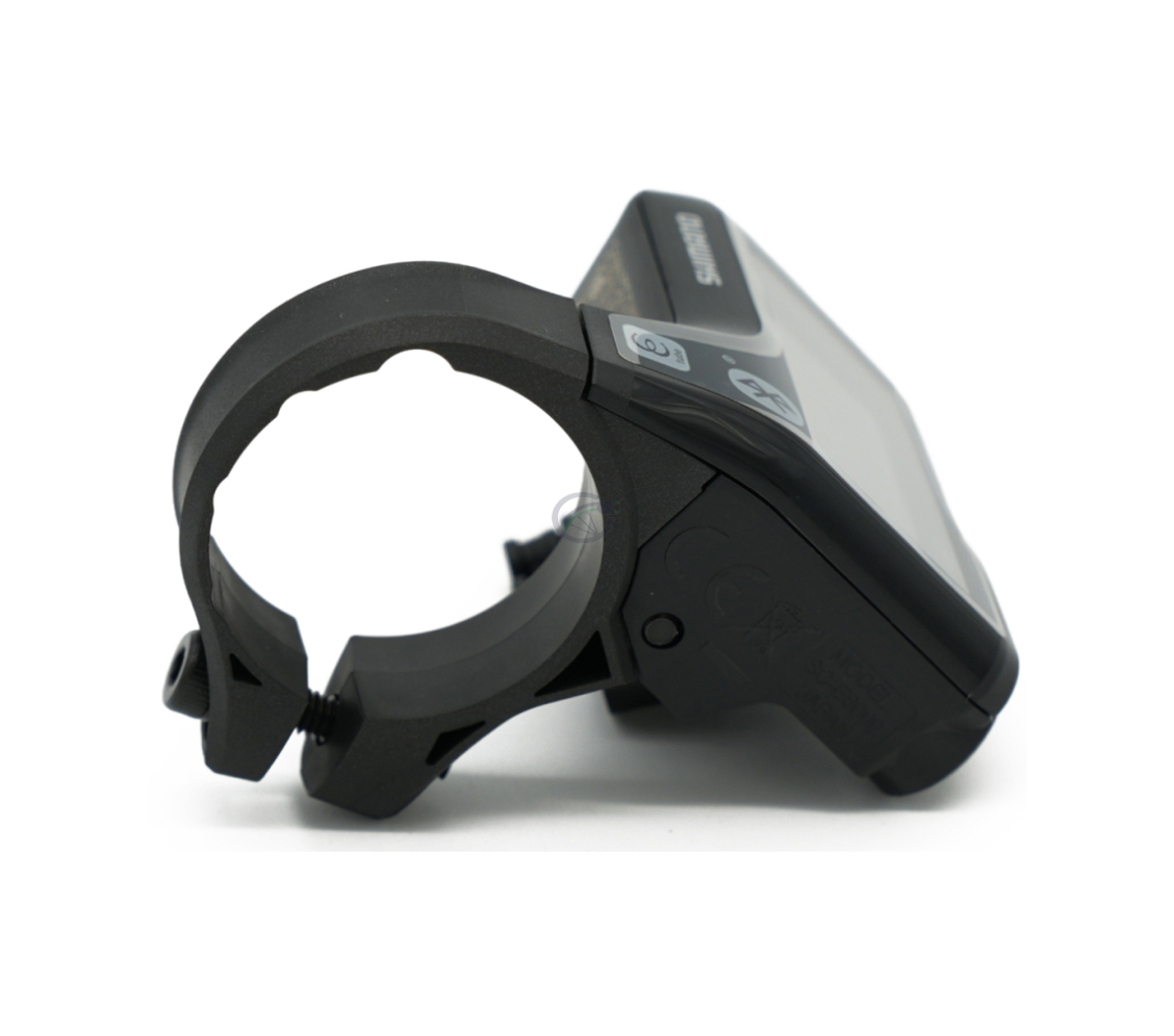 Vista laterale del Shimano Steps SC-E8000 dove il display e la connessione sono visibili.
