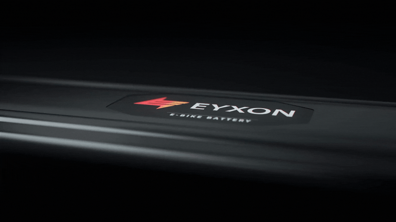 Gif della batteria EYXON, zoom in profondità e immagini atmosferiche della batteria